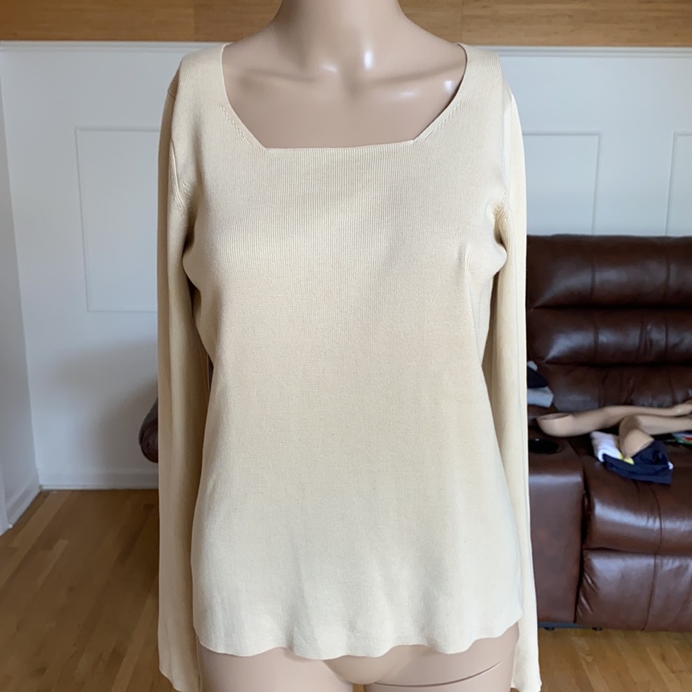 Pullover top
